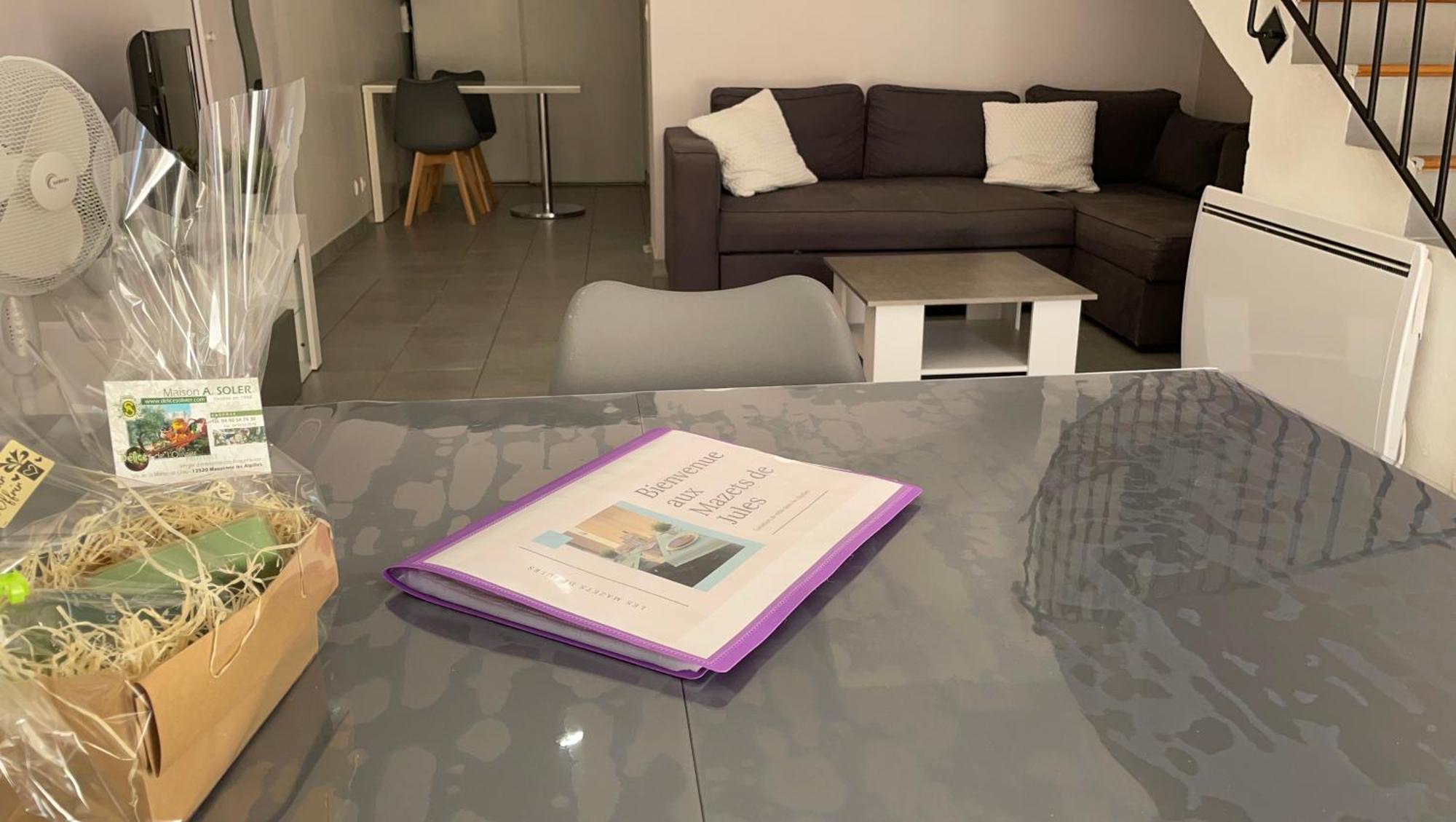 Maison Tendance Avec Jardin, Centre Village, Alpilles, Familles Eyragues Eksteriør billede
