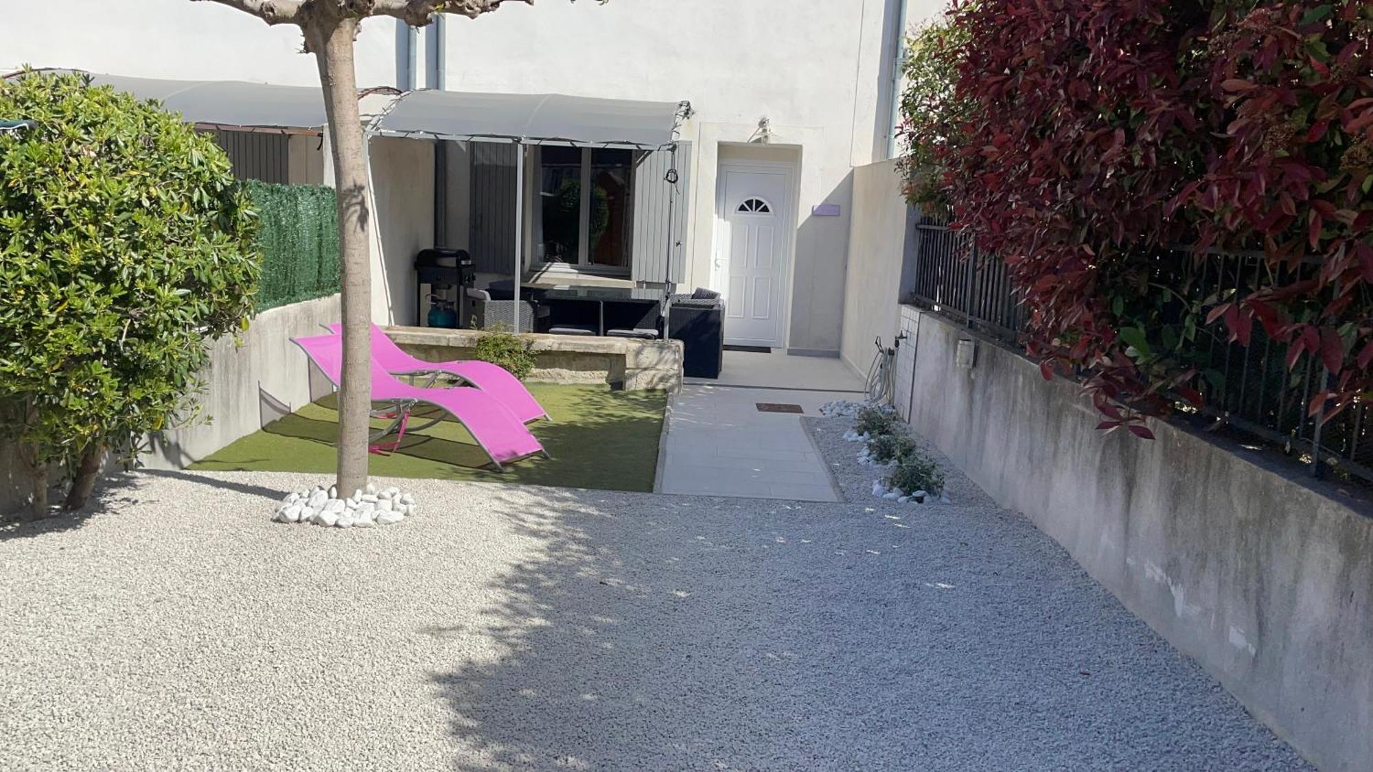Maison Tendance Avec Jardin, Centre Village, Alpilles, Familles Eyragues Eksteriør billede